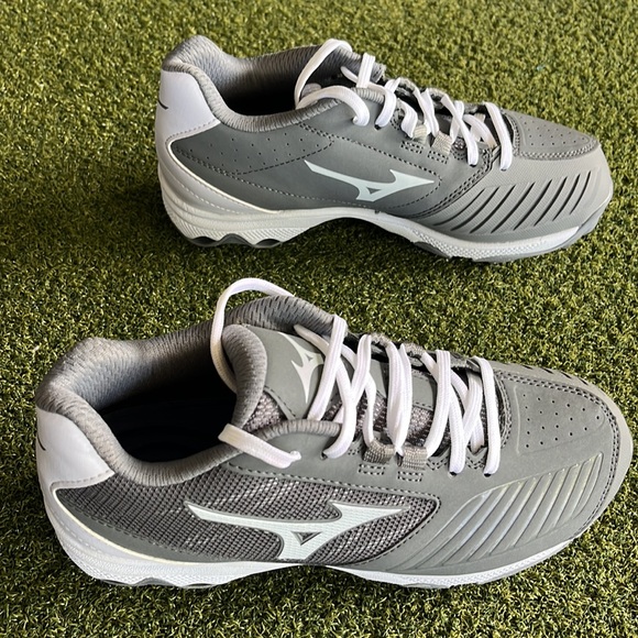 New in box Mizuno US women’s 6 gray 9 Spike Swift softball shoe - Picture 6 of 12